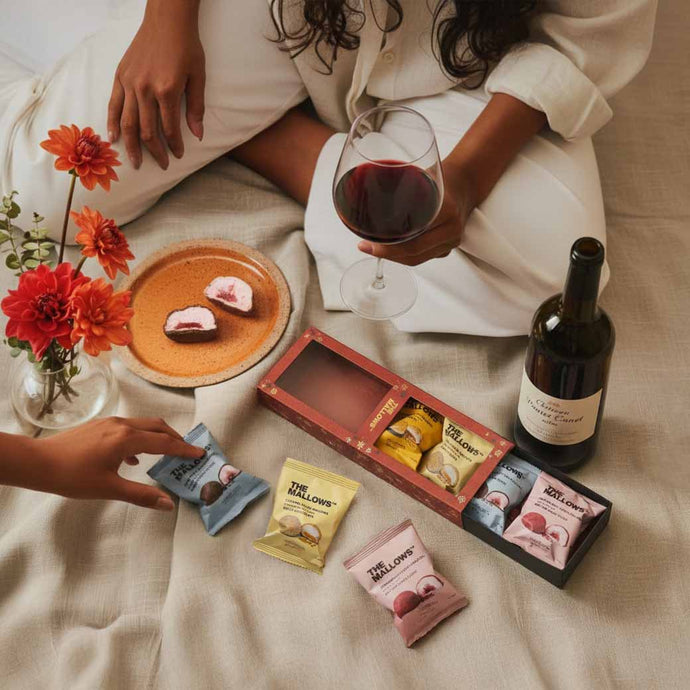 The Mallows, STRAWBERRY & CARAMEL FILLED MALLOWS GIFT BOX 8 STK – WINTER EDITION